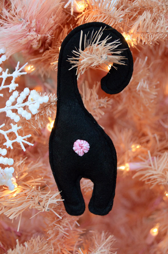 Cat butt Christmas ornament FREE PATTERN