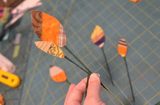 DIY no-sew scrap fabric leaves that hold their shape