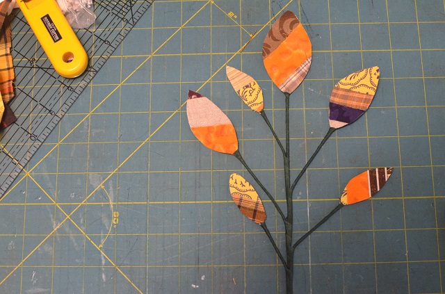 DIY no-sew scrap fabric leaves that hold their shape