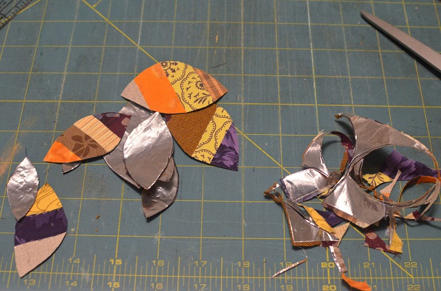 DIY no-sew scrap fabric leaves that hold their shape