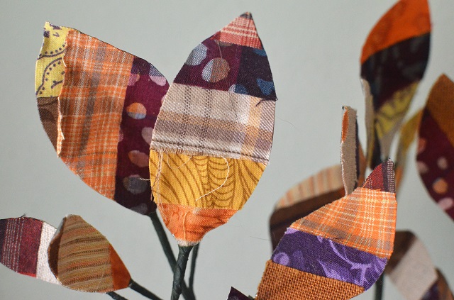 DIY no-sew scrap fabric leaves that hold their shape