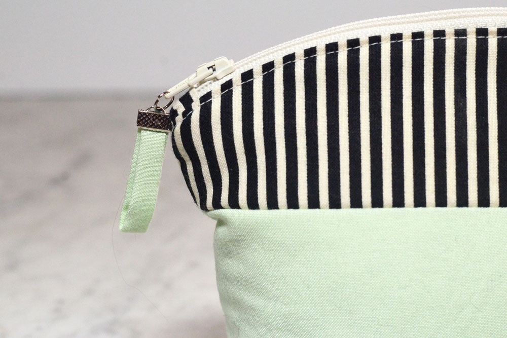 Color Block Curve Top Cosmetic Bag Tutorial