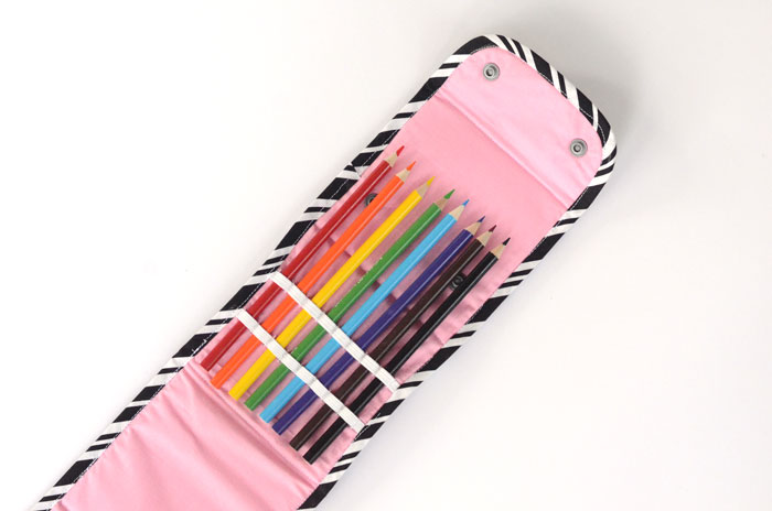 Pencil Holder Easel Pouch - stand up pencil pouch tutorial