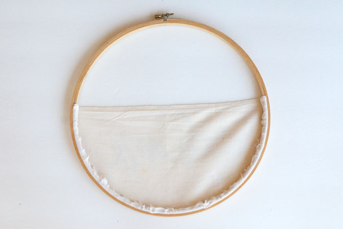 DIY Embroidery Hoop Pocket Wreath - No-Sew Tutorial