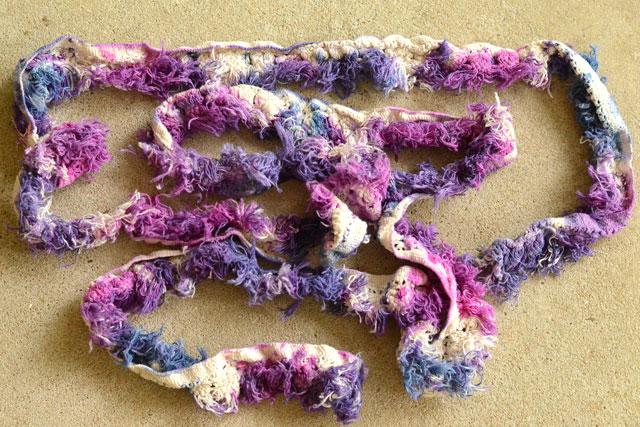 Easy Fringed Tie Dye Beach Blanket Tutorial