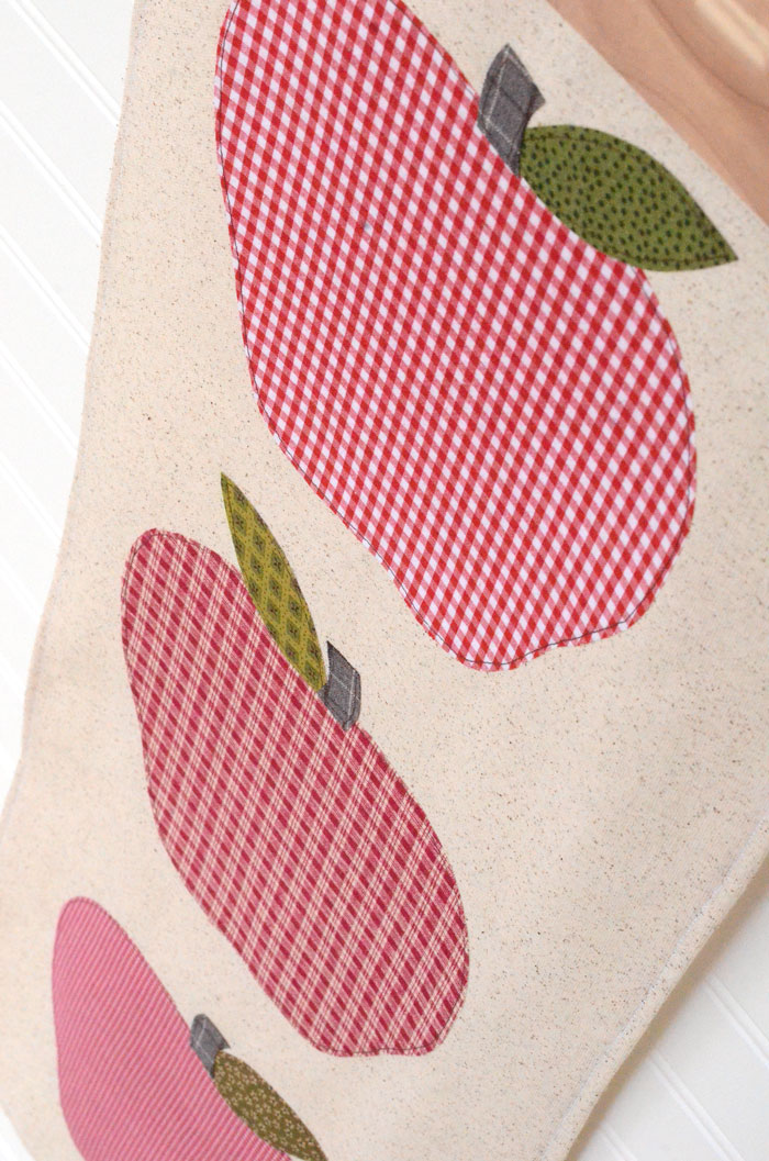 DIY Fall Apple Banner with Wood Hanger - Free Pattern