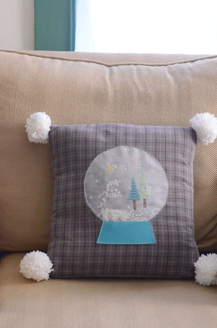 Snow Globe Christmas Pillow - Sewing Tutorial