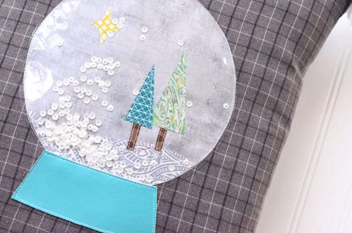 Snow Globe Christmas Pillow - Sewing Tutorial