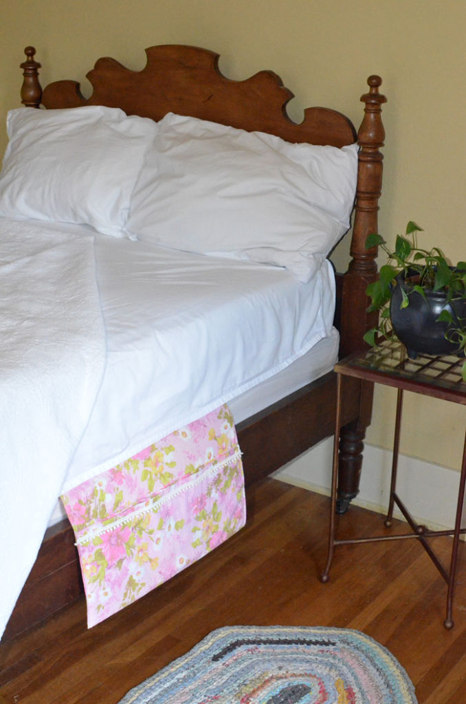 Vintage Pillowcase Bed Caddy - Sewing Tutorial