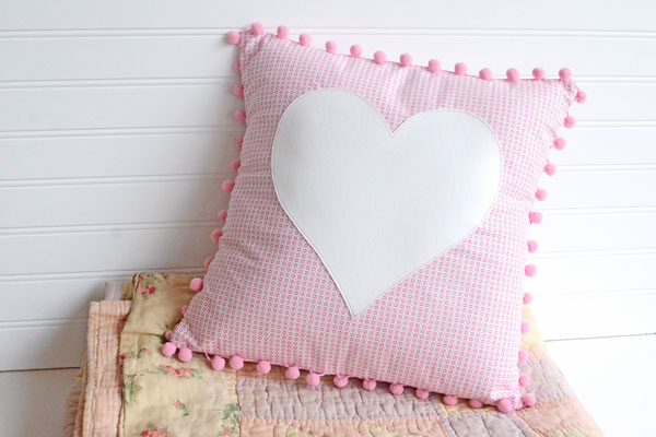 Pom Pom Heart Pillow Tutorial -  With Free Pattern