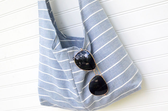 Slouchy DIY sling bag from tea towels – Free Sewing Pattern