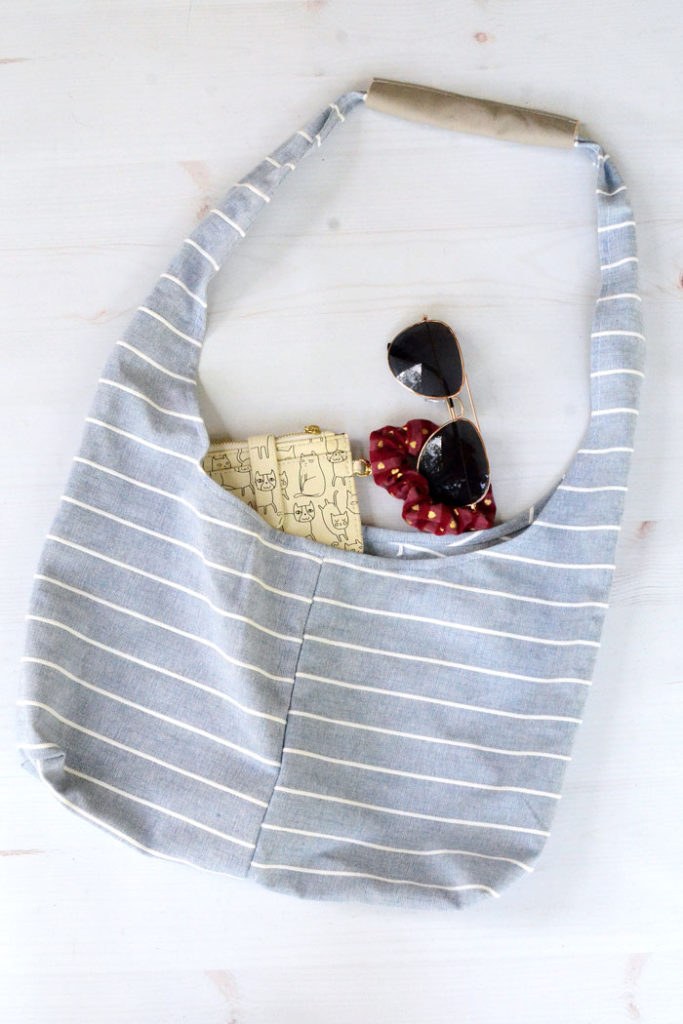 Slouchy DIY sling bag from tea towels – Free Sewing Pattern