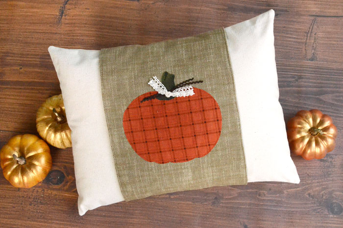 DIY Fall Pillow with Pumpkin Applique Pillow Wrap