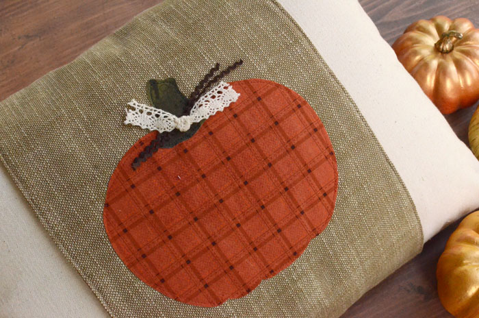 DIY Fall Pillow with Pumpkin Applique Pillow Wrap