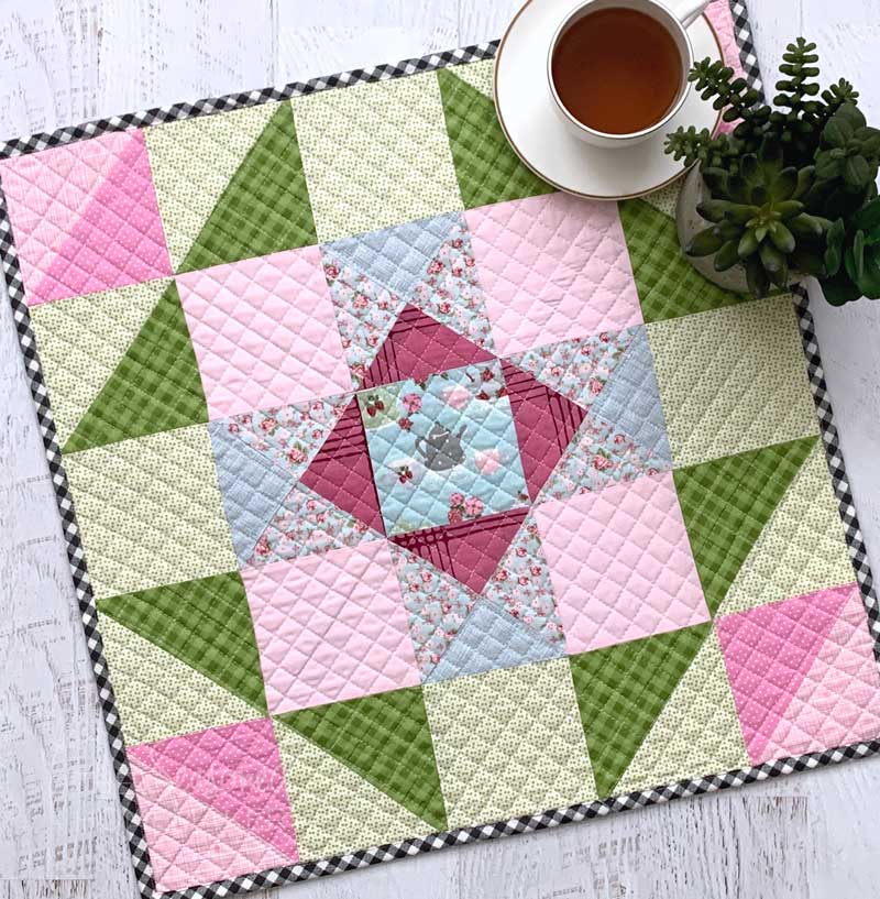 Spring & Easter Mini Quilt by The Seasoned Homemaker