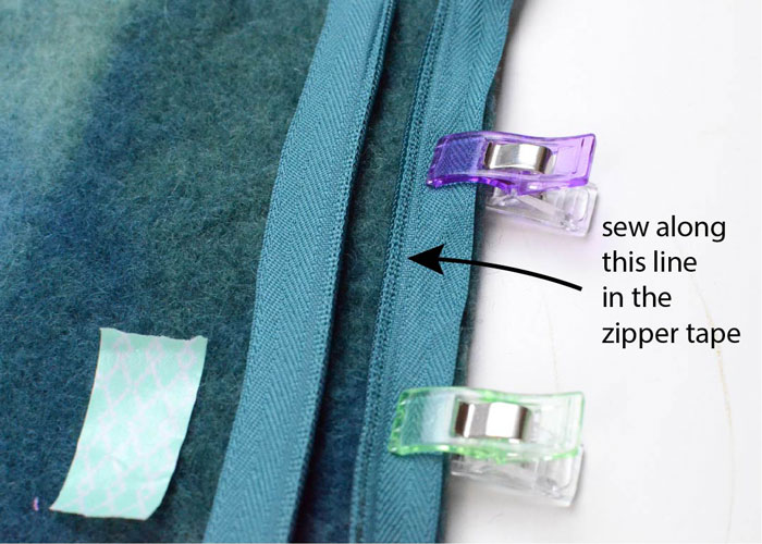 How to Sew an Invisible Zipper in a Pillow - step 4