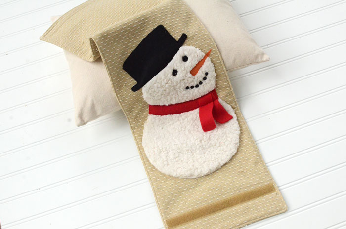 DIY Christmas Snowman Pillow Wrap – Free Pattern