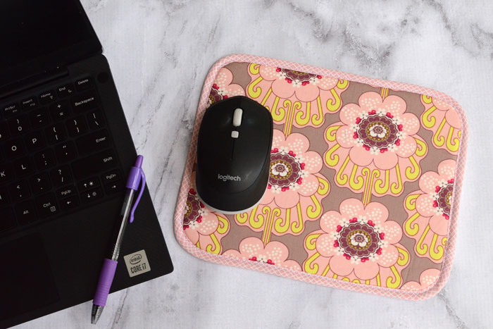 Easy DIY Mouse Pad – Free Sewing Pattern